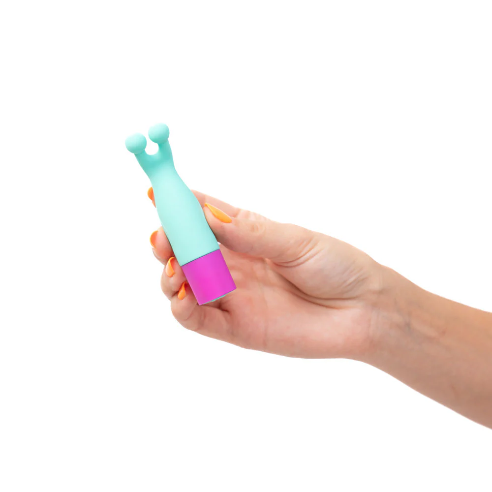 Maia MACI - Light Blue 8.9 cm USB Rechargeable Bullet - Image 2